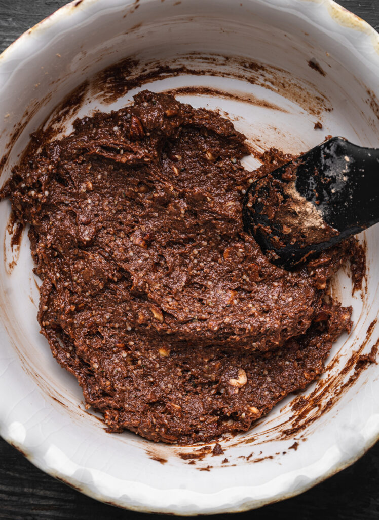 batter to make flourless nutella cookies