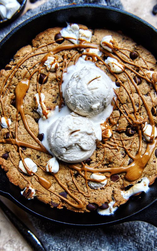 LOADED CHOCOLATE CHIP COOKIE SKILLET