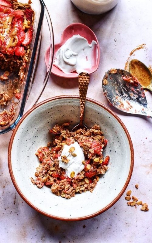 STRAWBERRY BAKED OATS